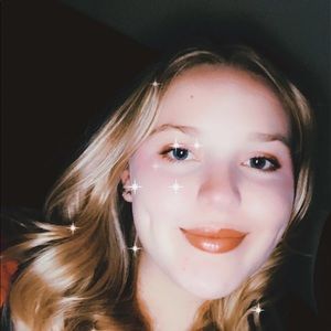 Meet your Posher, Lainie